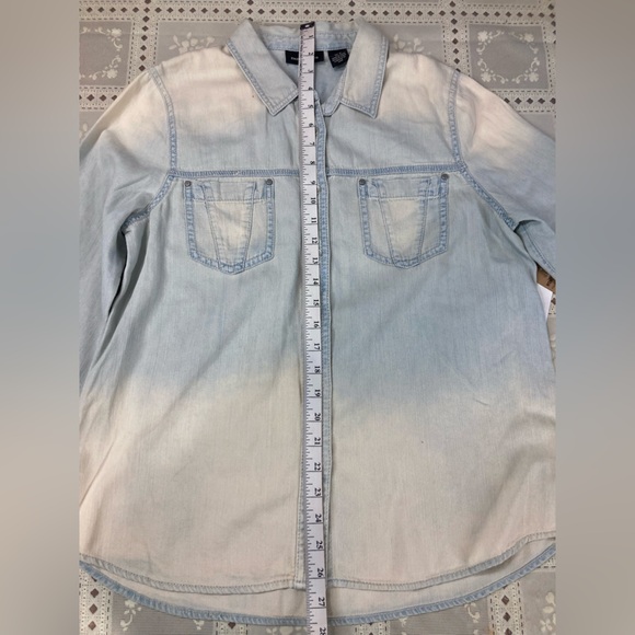 Dkny Women's Blue Button Down Shirt with Gradient Effect NWT - Picture 9 of 12